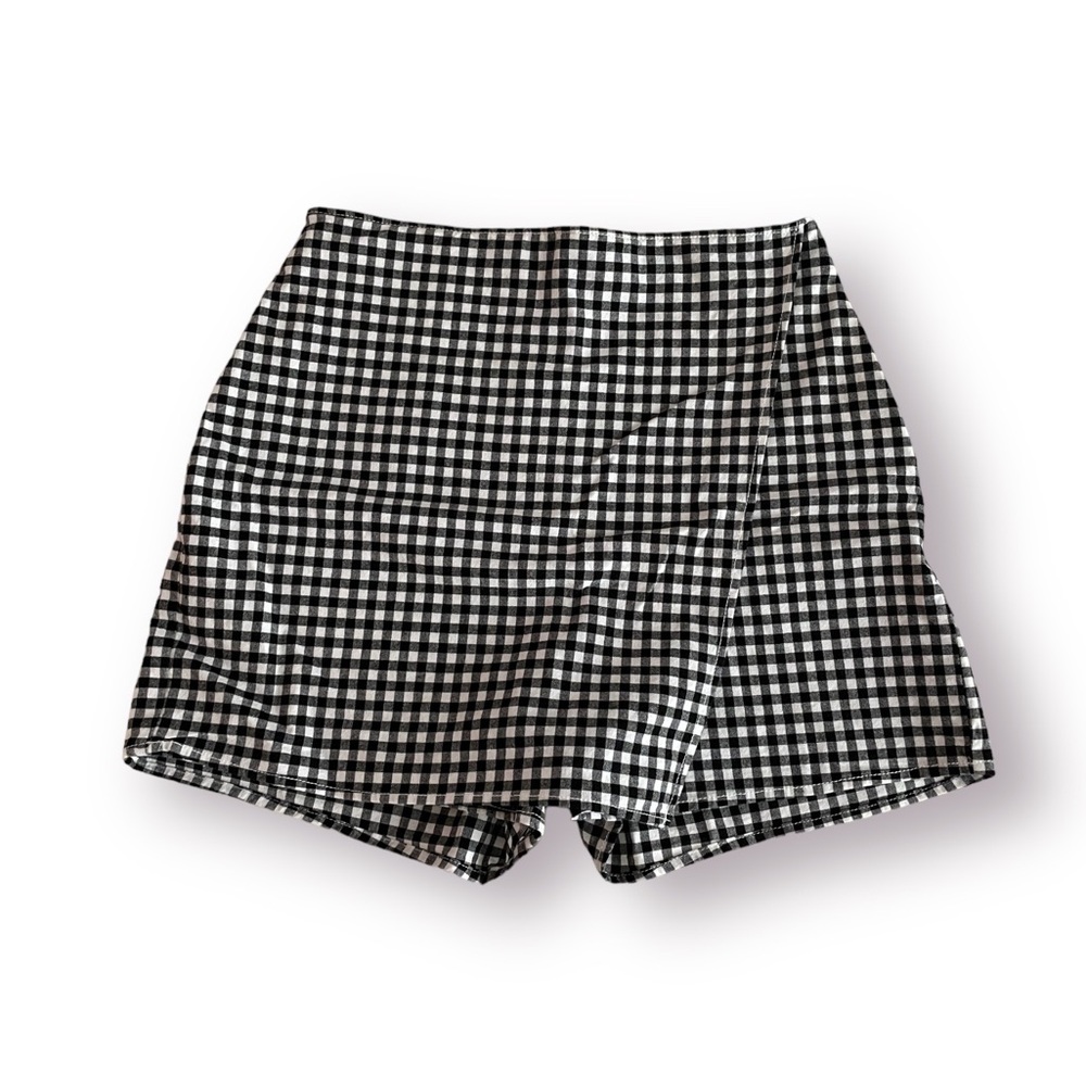 Black and white skort